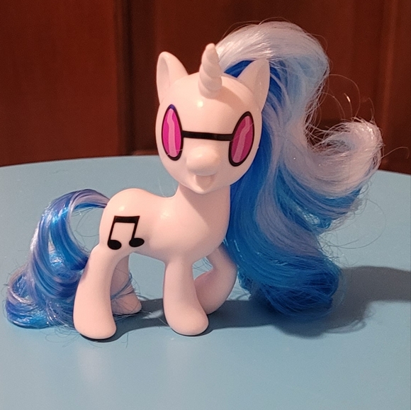 DJ-Pon-3 aka Vinyl Scratch My Little Pony NWOT toy! Rare! - Picture 1 of 5